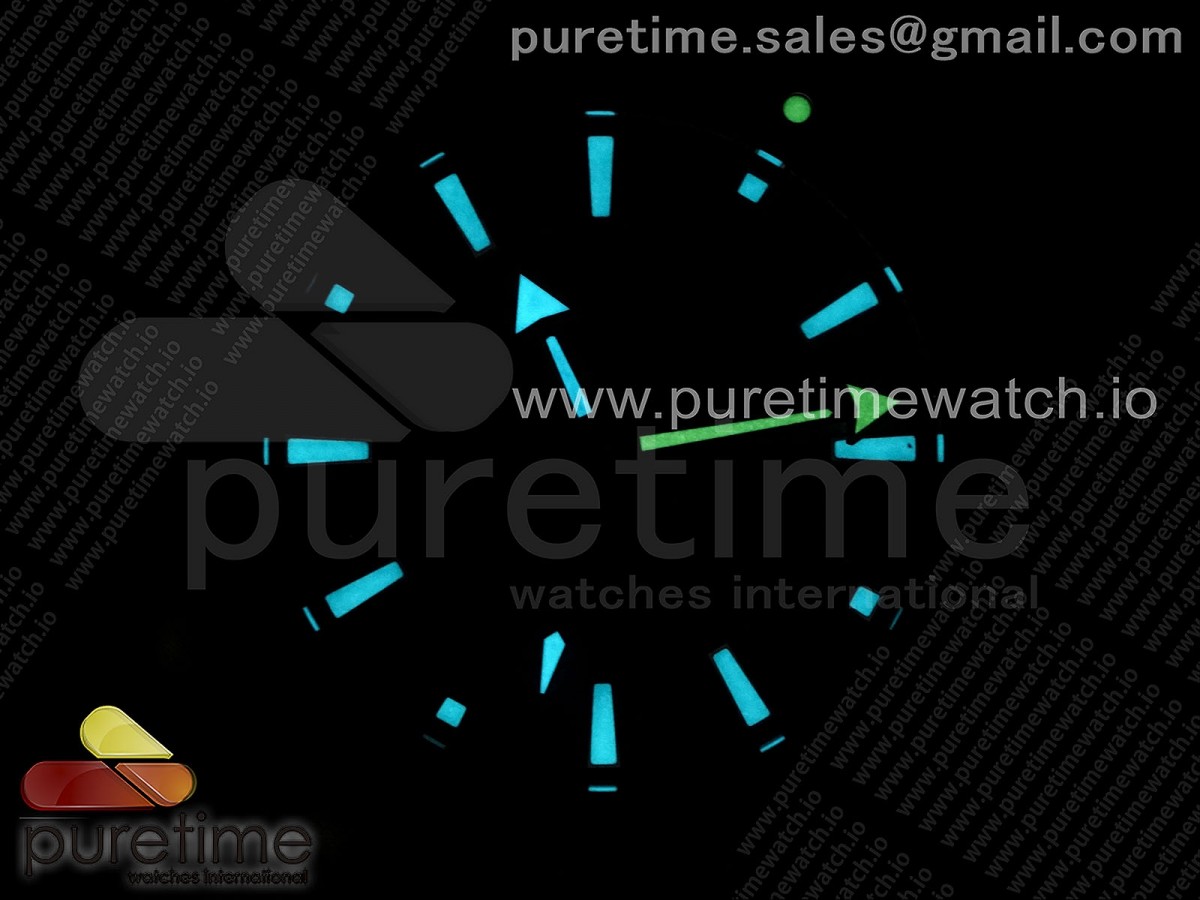 Planet Ocean 43.5mm SS VSF Green Bezel White Dial on Green Rubber Strap A8900